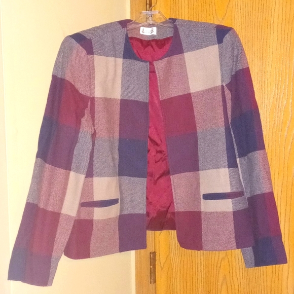Country suburbans Jackets & Blazers - "COUNTRY SUBURBANS" Maroon/cream/dark plaid 2 pocket blazer jacket Size:16